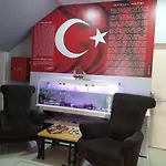 Ida Hostel *