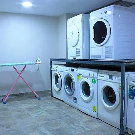 Ida Hostel *