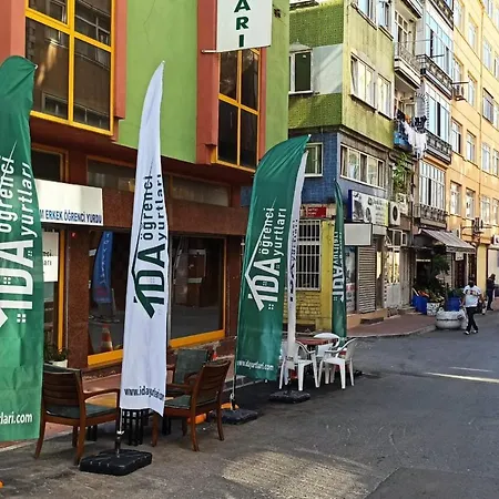 Ida Hostel *