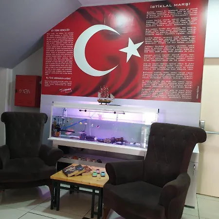 Ida Hostel *